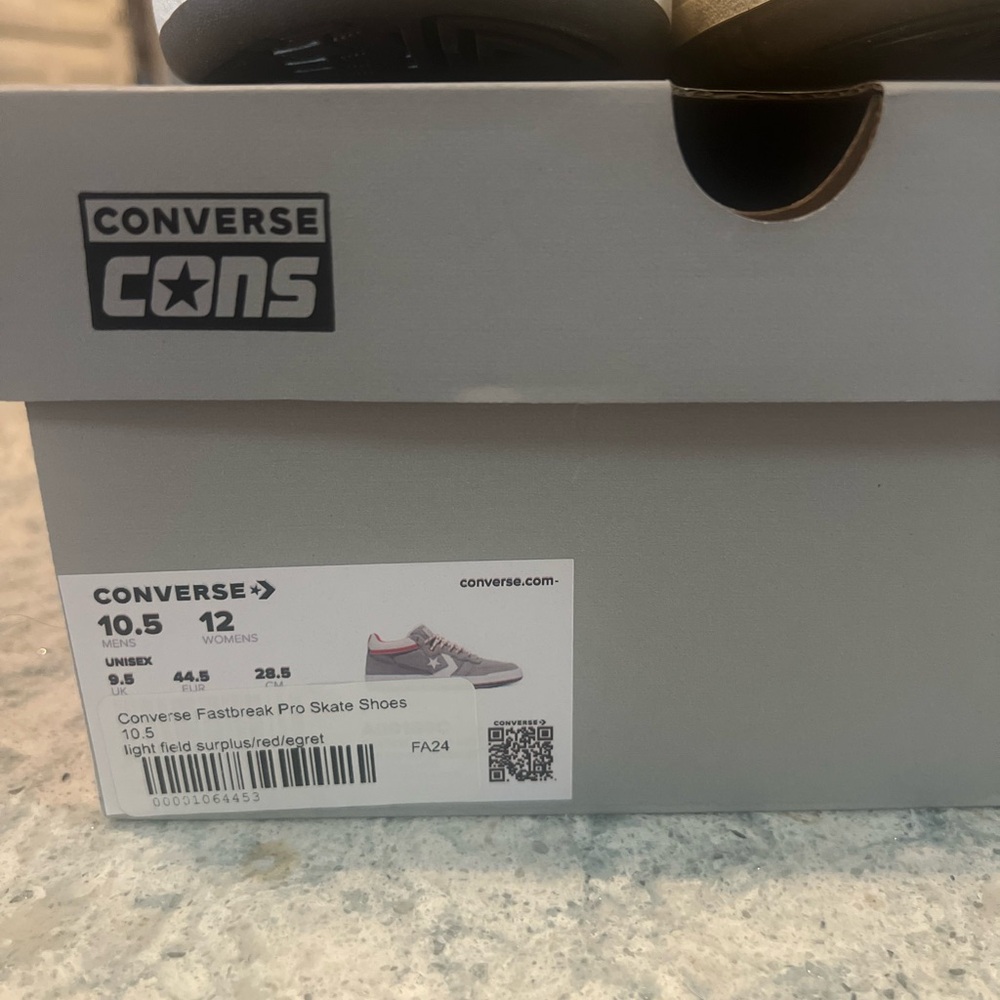 Converse Men's Olive Green Sneakers with White Accents - Picture 3 of 6